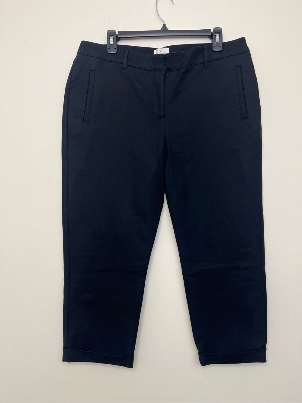 Women's Chico's So Slimming Black Capri Pants Size 2 Large Crop